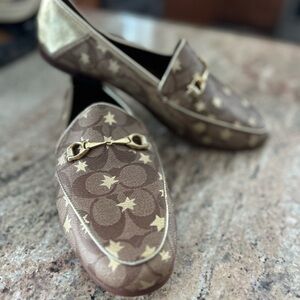 Coach Brown Loafers shoes with Gold Details size 10 New NWT stars shoes